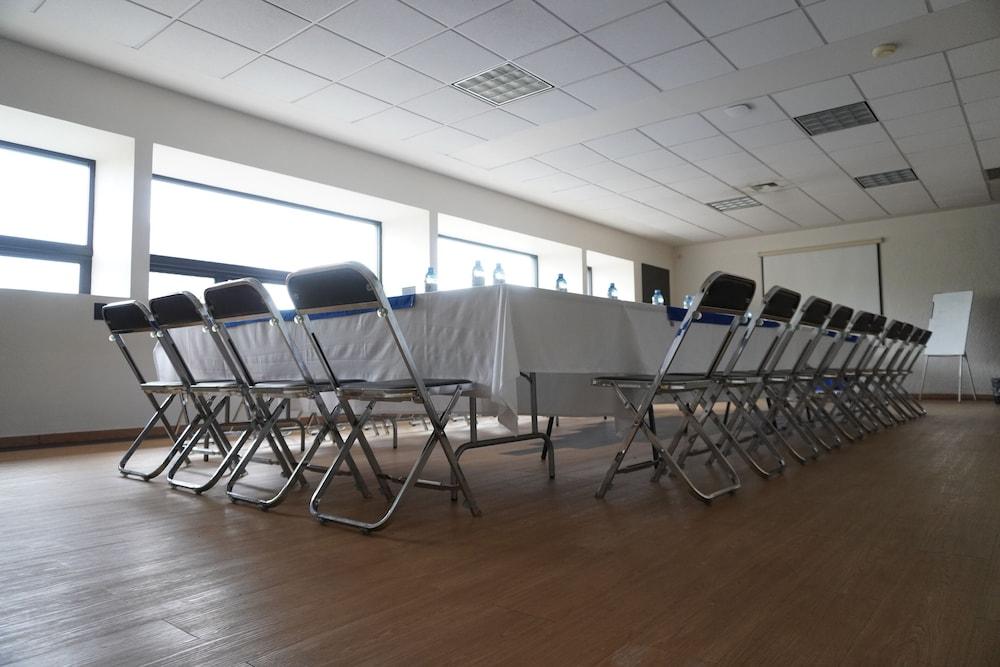 Ibeurohotel Expo Hotel 3*