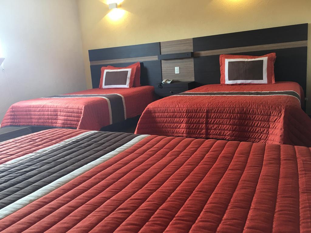 Ibeurohotel Expo Hotel 3*