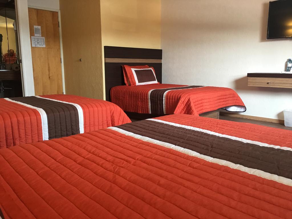 Ibeurohotel Expo - A Lado Del Centro De Convenciones 3* Guadalajara
